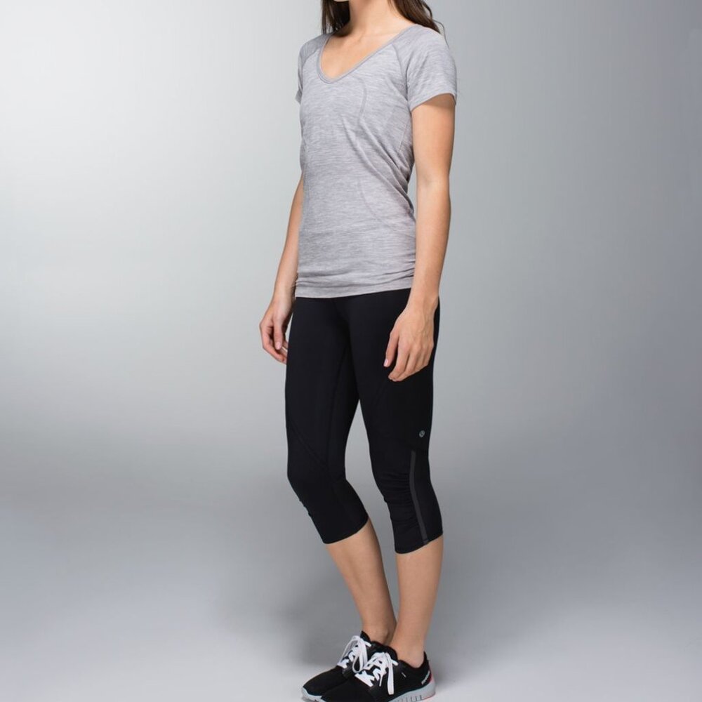 Lululemon Run: Pace crop black leggings / tights / crops / capris (size 4)